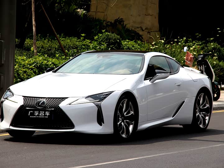 Фото 1 - Lexus LC