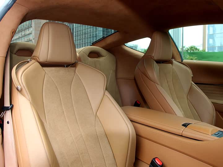 Фото 8 - Lexus LC