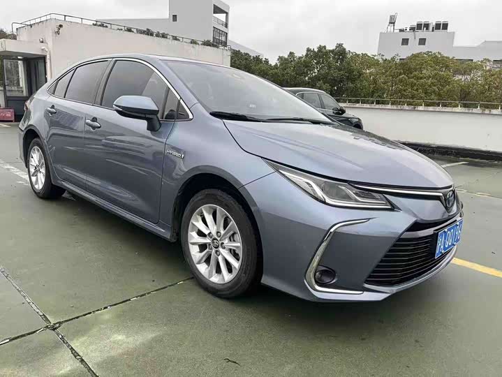 Фото 3 - Toyota Corolla