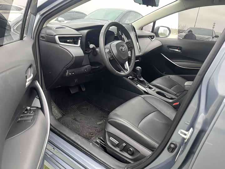 Фото 4 - Toyota Corolla