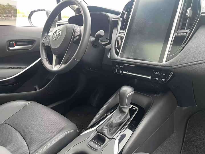 Фото 5 - Toyota Corolla