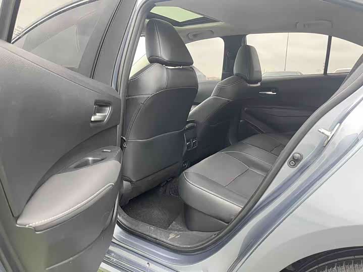 Фото 7 - Toyota Corolla