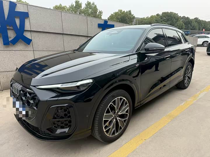 Фото 2 - Audi Q5L