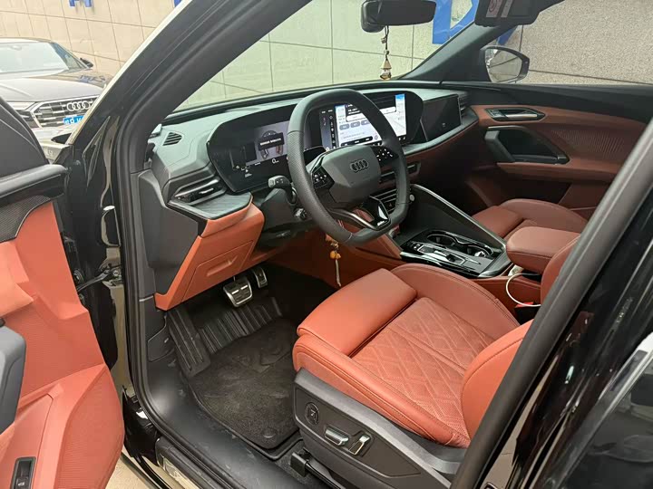 Фото 3 - Audi Q5L