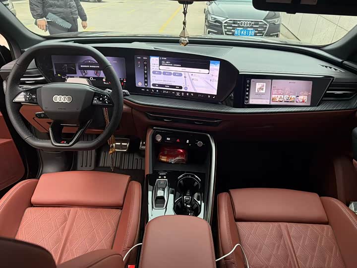 Фото 6 - Audi Q5L