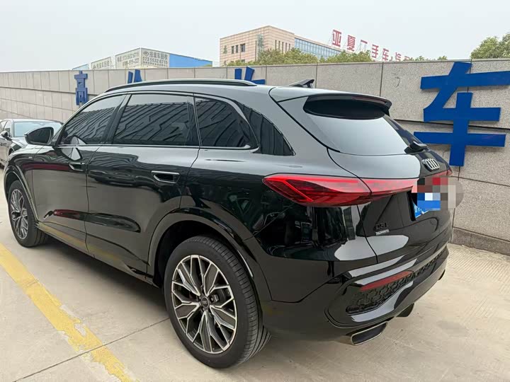 Фото 8 - Audi Q5L