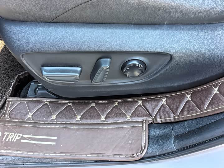 Photo 9 - Toyota Venza