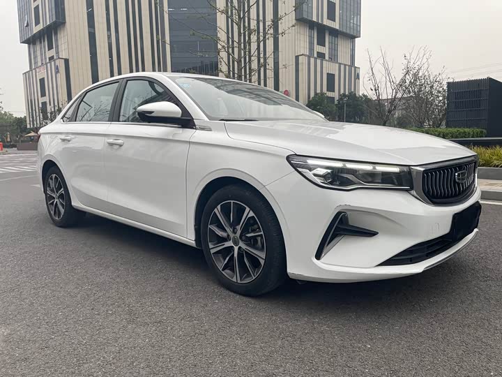 Фото 3 - Geely Emgrand