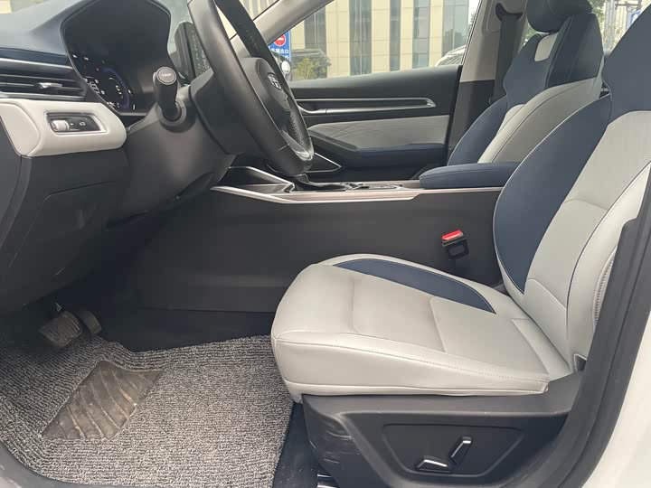 Фото 8 - Geely Emgrand