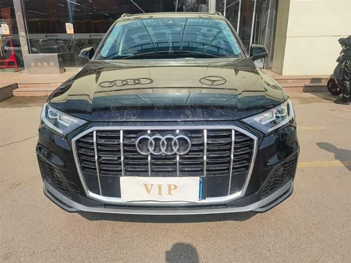 Фото 2 - Audi Q7