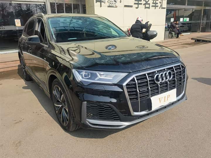 Фото 3 - Audi Q7