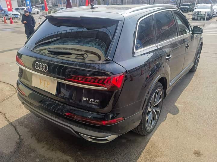 Фото 5 - Audi Q7