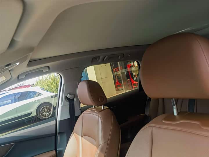 Фото 8 - Audi Q7