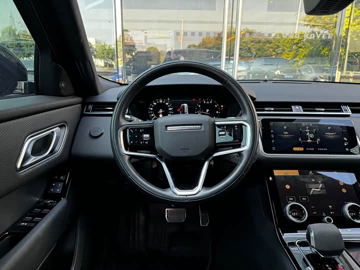Фото 8 - Land Rover Range Rover Velar