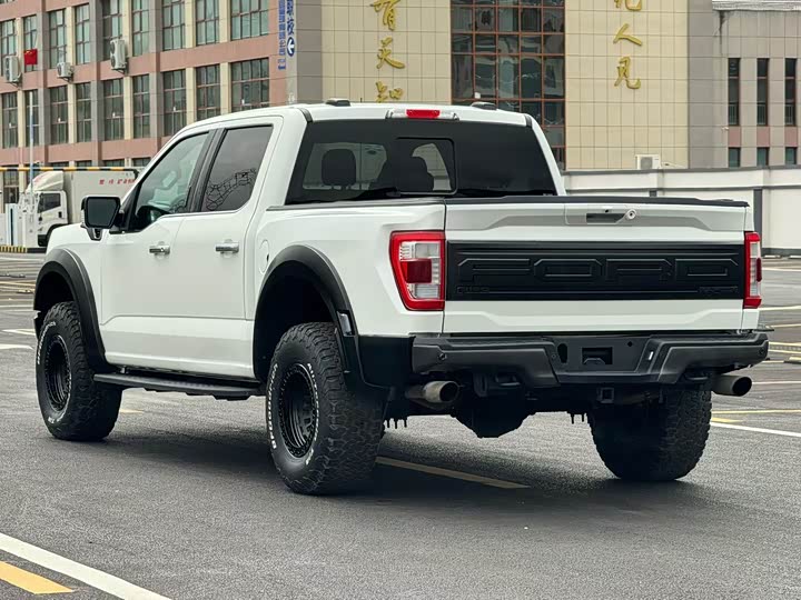 Photo 4 - Ford F-150 Raptor