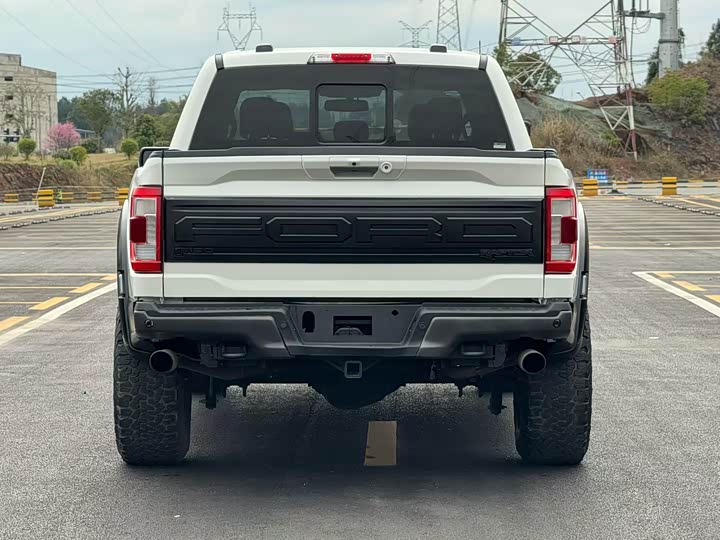 Photo 5 - Ford F-150 Raptor