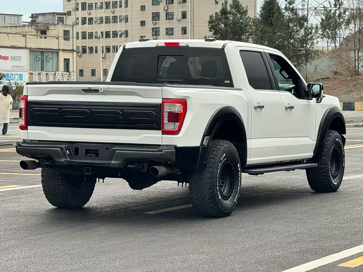 Photo 6 - Ford F-150 Raptor