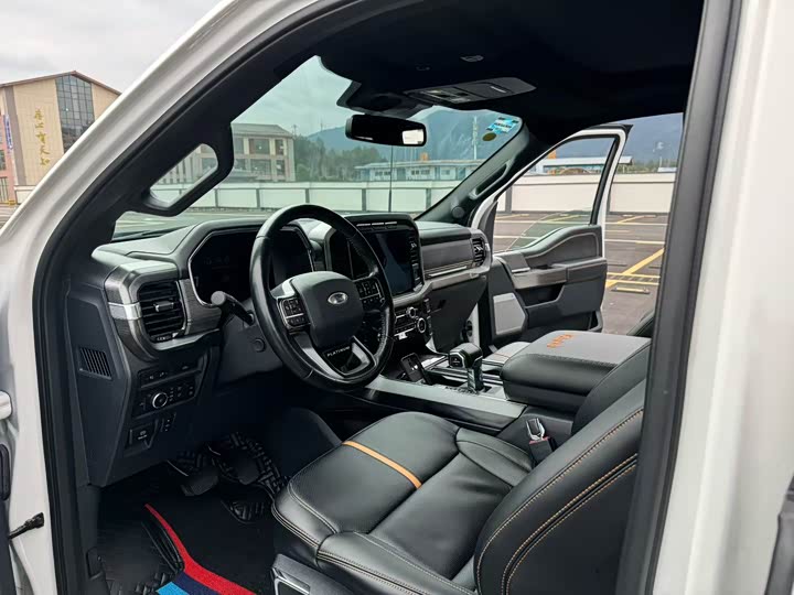 Photo 7 - Ford F-150 Raptor