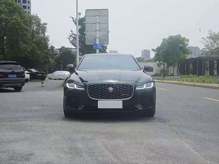 Фото 3 - Jaguar XF L