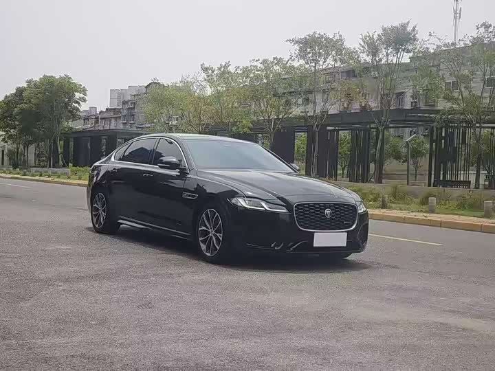 Фото 4 - Jaguar XF L