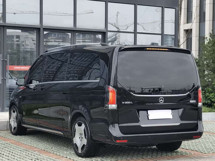 Фото 7 - Mercedes-Benz V-Class