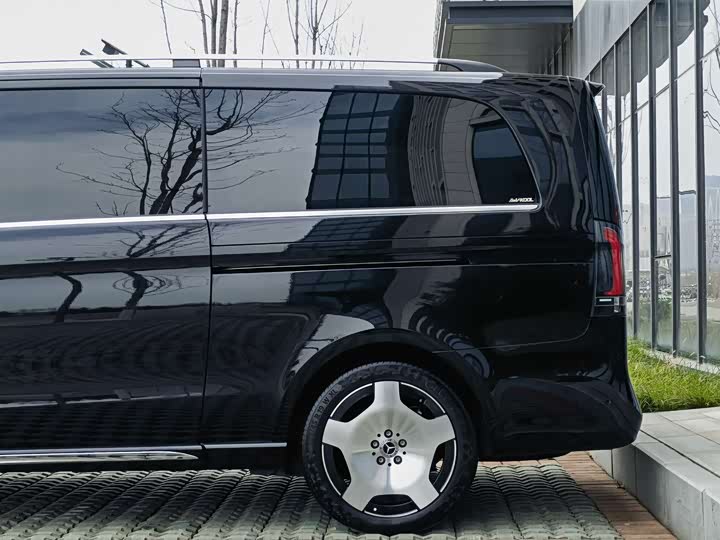 Фото 9 - Mercedes-Benz V-Class