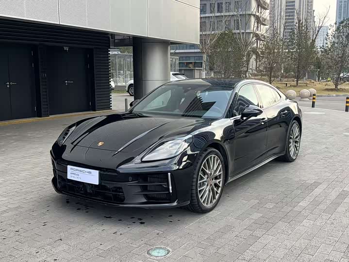 Фото 1 - Porsche Panamera