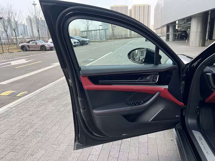 Фото 8 - Porsche Panamera