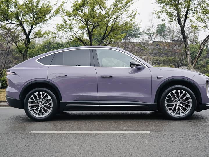 Фото 4 - Nio EC6