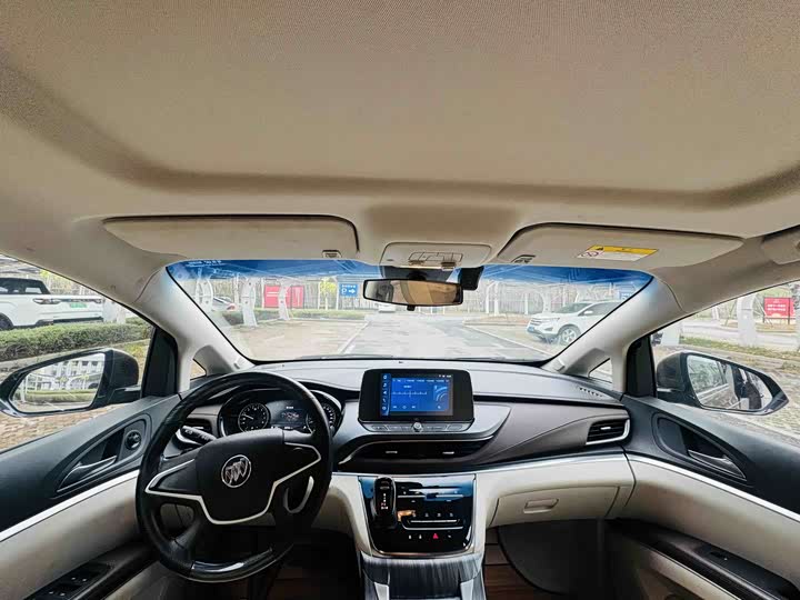 Фото 9 - Buick GL8 ES