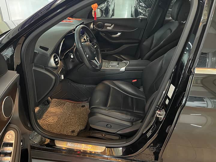 Photo 5 - Mercedes-Benz GLC-Class