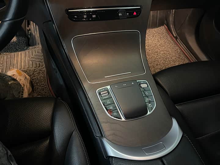 Photo 9 - Mercedes-Benz GLC-Class