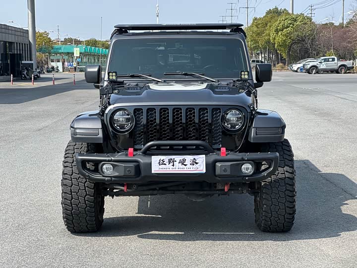 Photo 2 - Jeep Gladiator