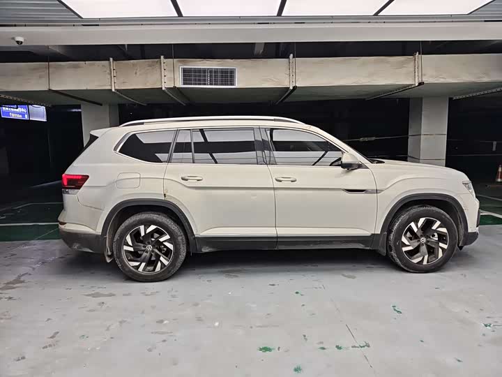 Photo 6 - Volkswagen Teramont Pro