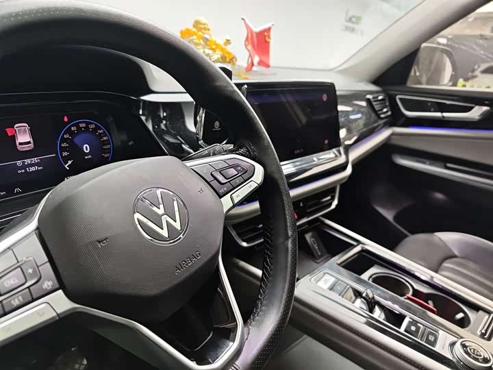 Photo 7 - Volkswagen Teramont Pro