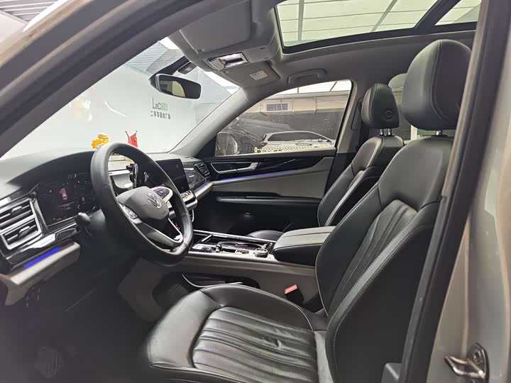 Photo 8 - Volkswagen Teramont Pro