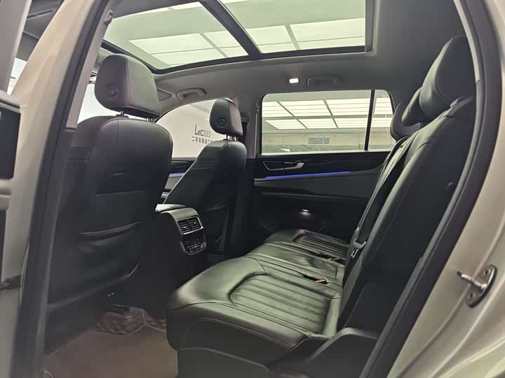 Photo 9 - Volkswagen Teramont Pro