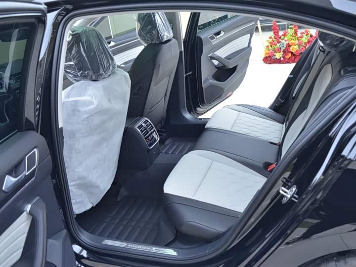 Фото 5 - Volkswagen Magotan