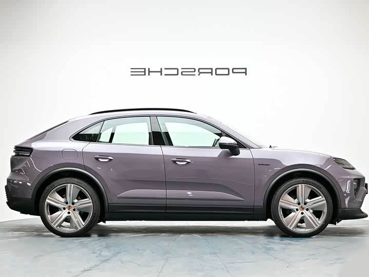 Фото 4 - Porsche Macan EV