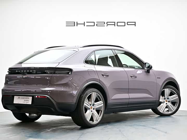 Фото 5 - Porsche Macan EV