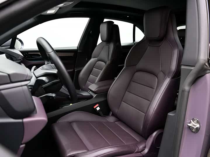 Фото 7 - Porsche Macan EV