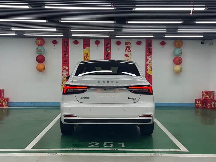 Фото 6 - Roewe i6 Max EV