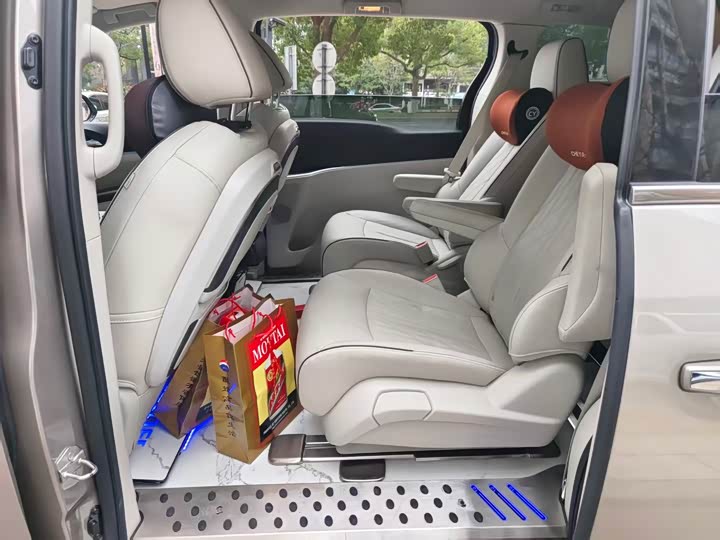 Фото 6 - Buick GL8 ES