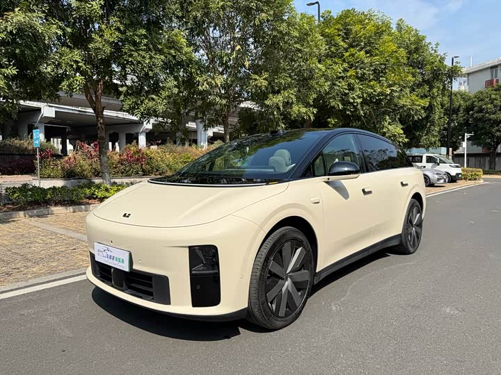 Photo 1 - LiXiang i6