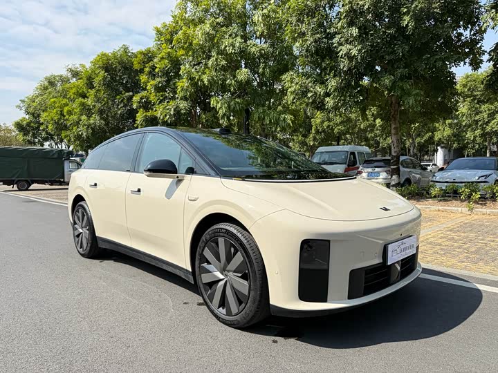 Photo 3 - LiXiang i6