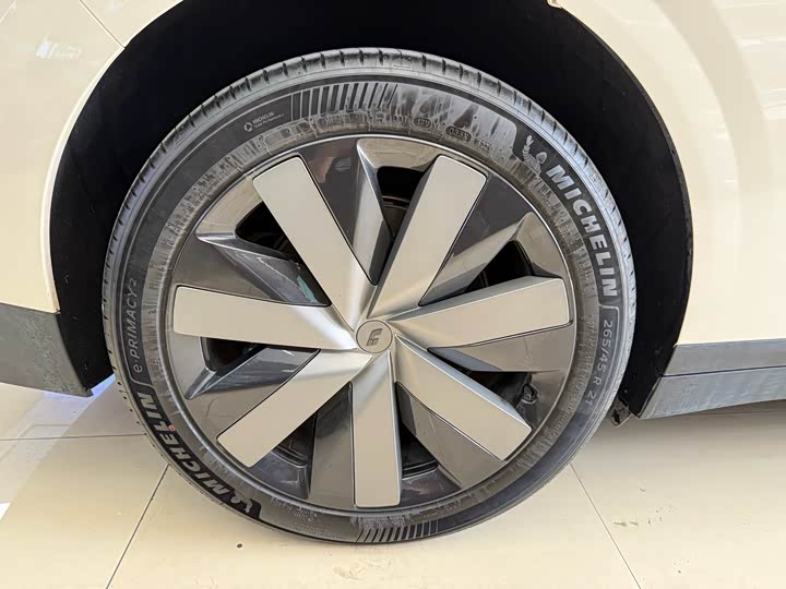 Photo 9 - LiXiang i6