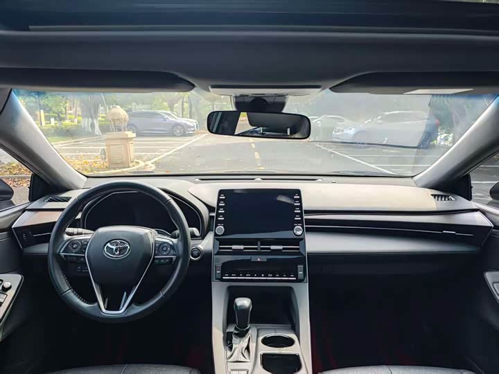 Фото 4 - Toyota Avalon