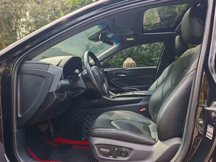 Фото 6 - Toyota Avalon