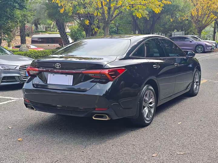 Фото 7 - Toyota Avalon