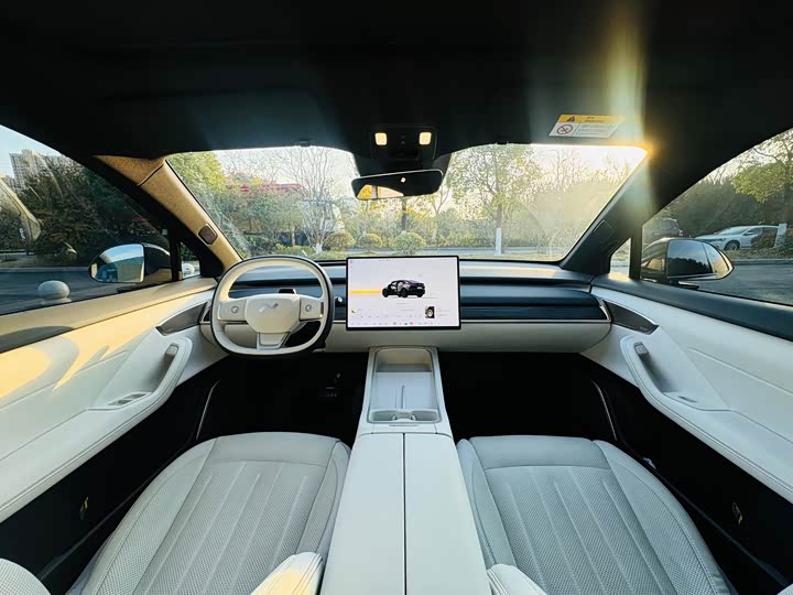 Фото 7 - Nio Onvo L60